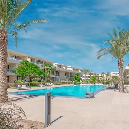 Chic 2 Bedroom Poolside Apartment At G-Crib El Gouna
