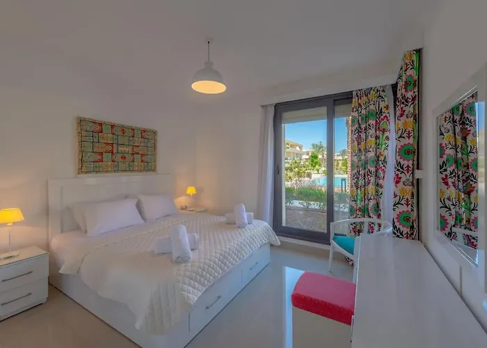 Chic 2 Bedroom Poolside At G-crib El Gouna Daire